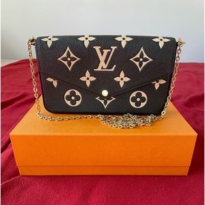 Louis Vuitton Black and Cream Shoulder Bag